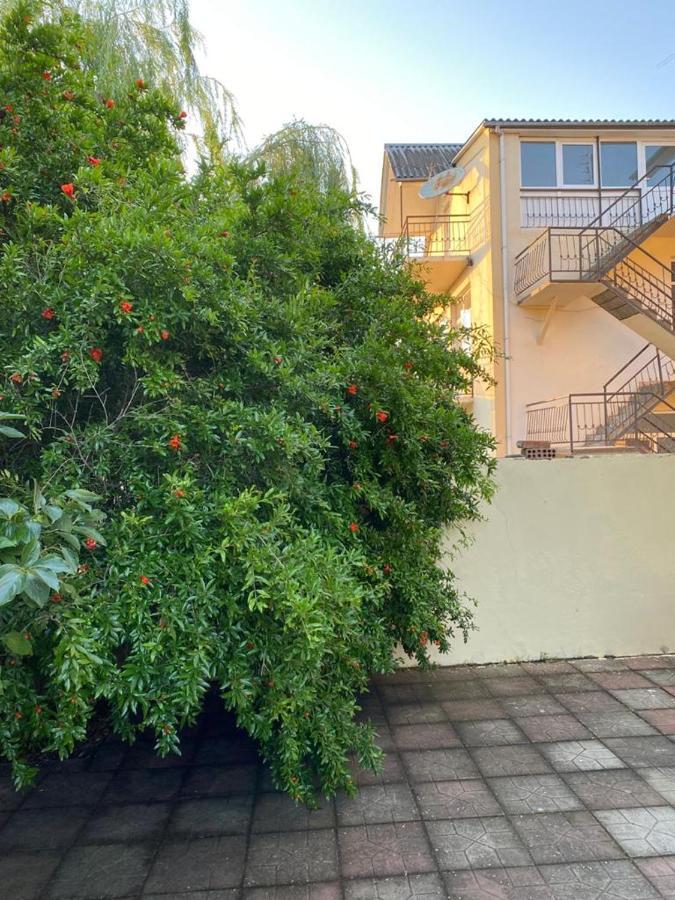 Rey 2 Bed & Breakfast Набран Екстериор снимка